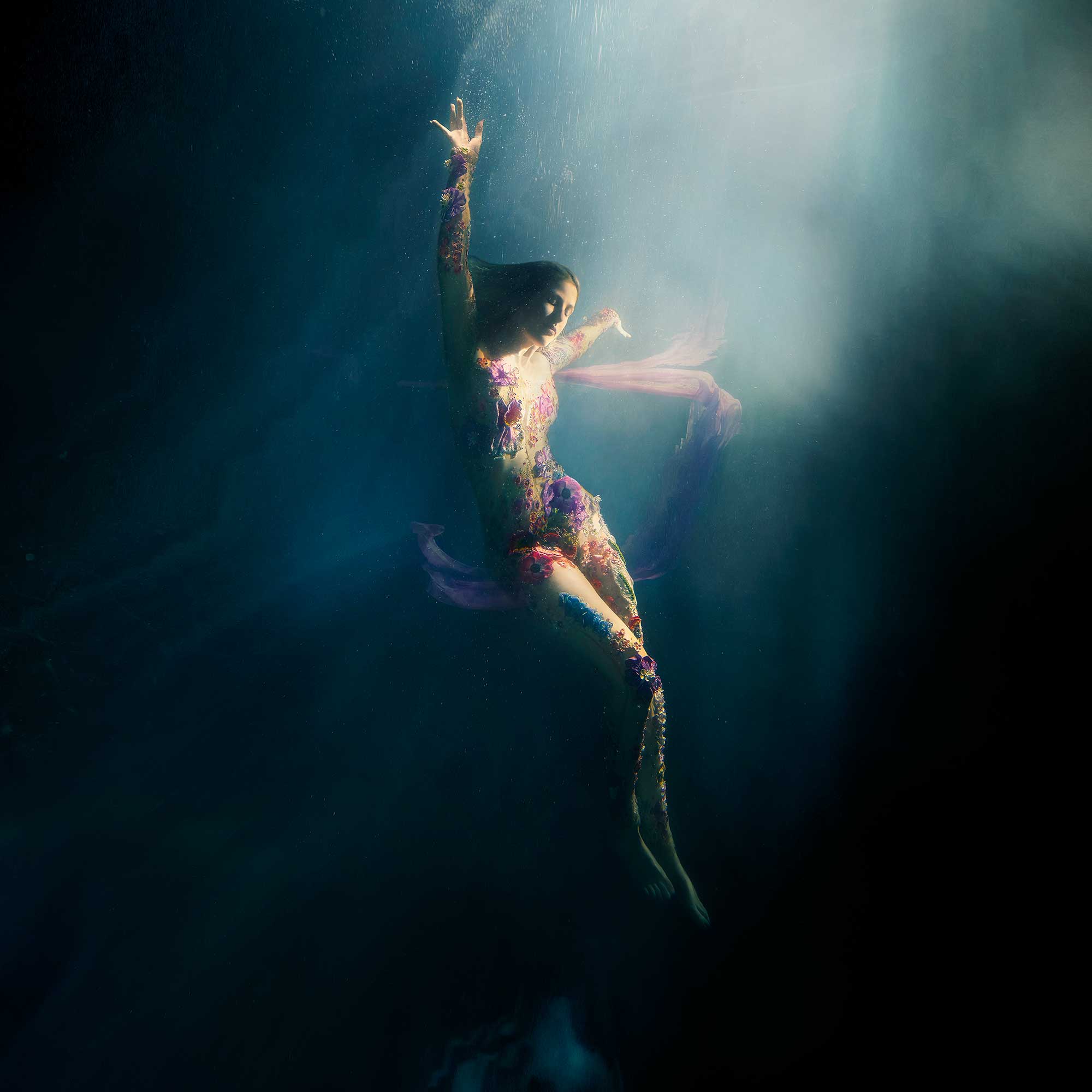 Calvin harris feat ellie goulding outside перевод